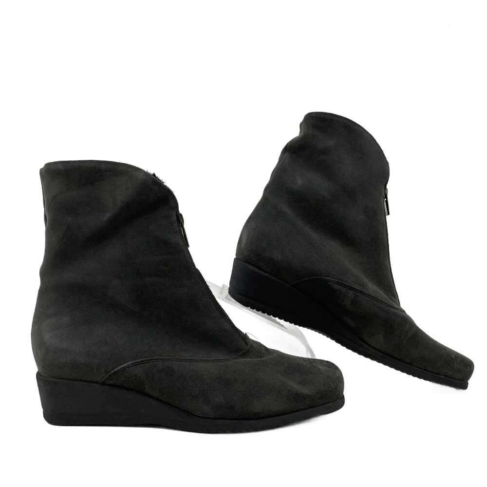 La CANADIENNE Gray Zipper Front Ankle Boots | Womens 8.5